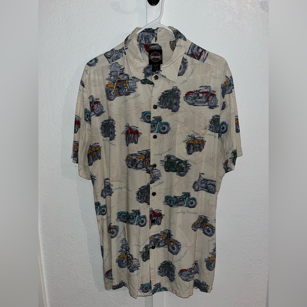 Harley Davidson Men’s Button Up Shirt Size L  Multi Color Mortorcycle Graphics